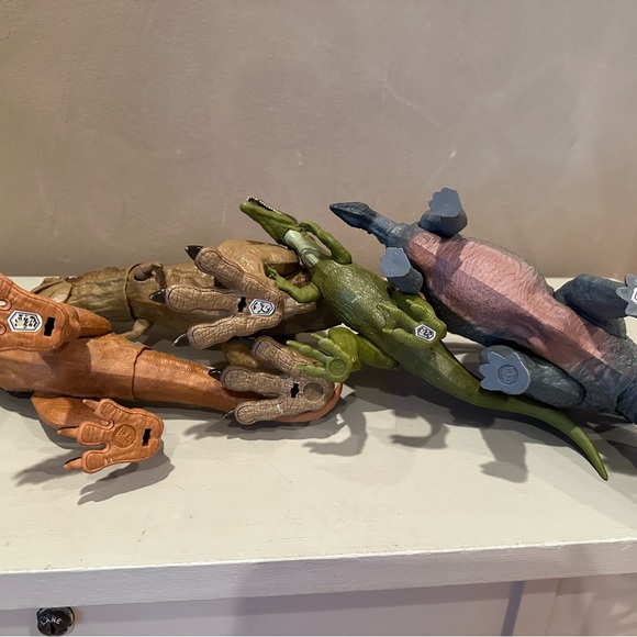 Jurassic World Dinosaur Lot of 4 Moveable - Picture 7 of 7